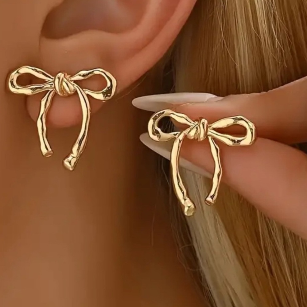 18K Elegant Gold Plated Bow Earrings - NEW